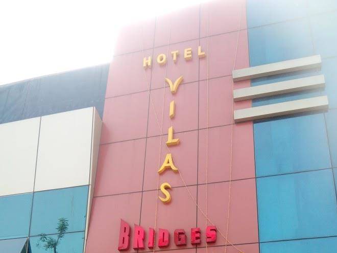 Bridges the restaurant & hotel vilas
