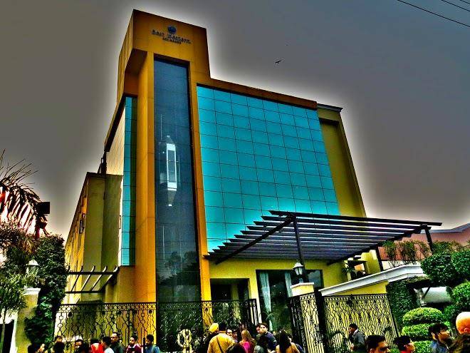 Hotel Ace Manor Image