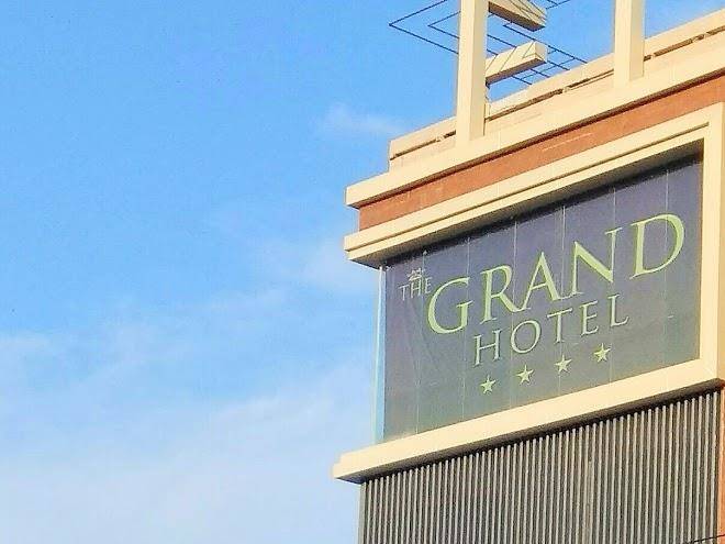 Dng the grand hotel