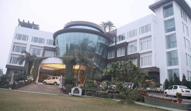 Hotel Dayal Paradise Image
