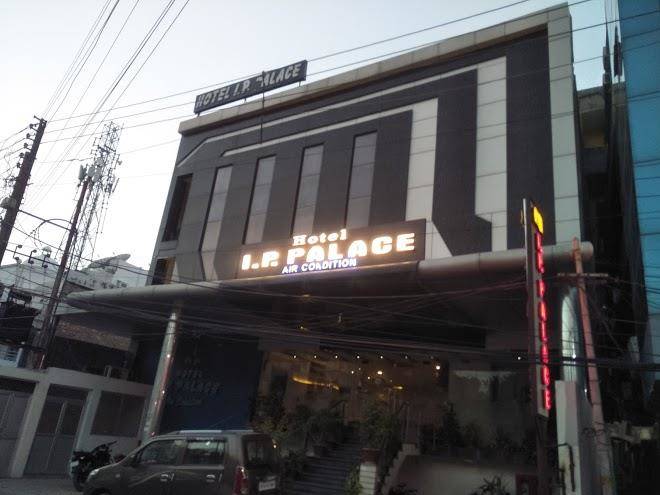 Hotel i p palace