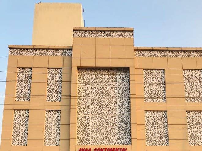 Hotel avaa continental