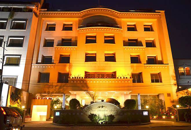 Hotel Meraden Grand Image