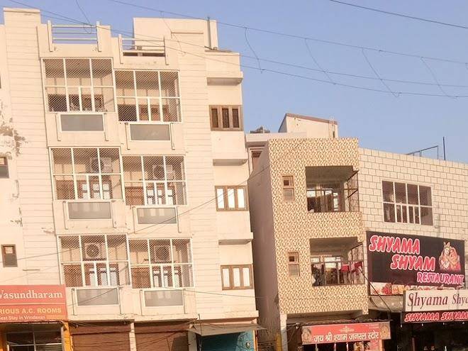 Vraj vasundharam