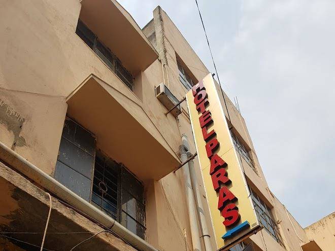 Hotel paras