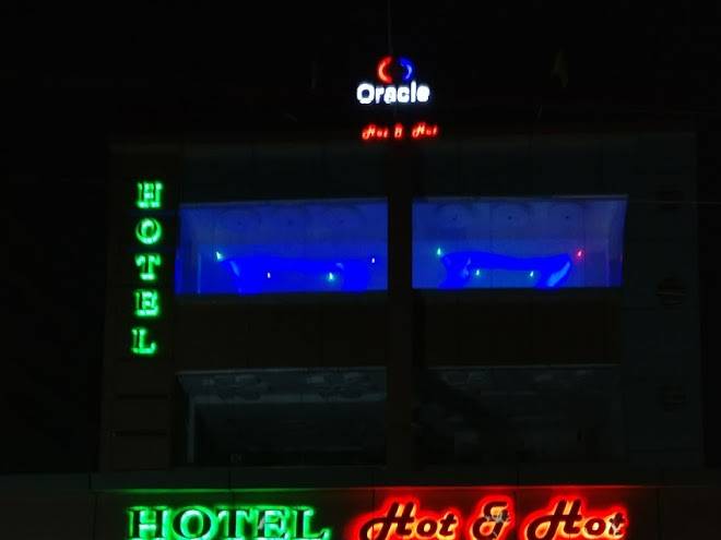 Oracle hotel hot and hot