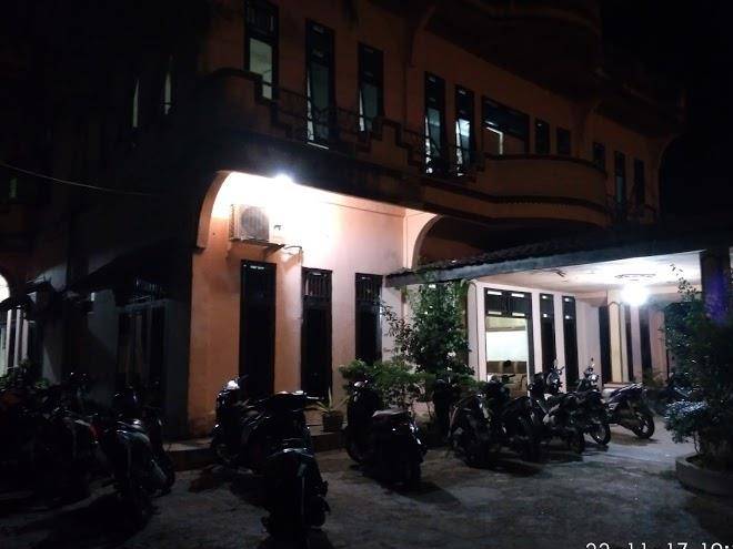 Island hotel