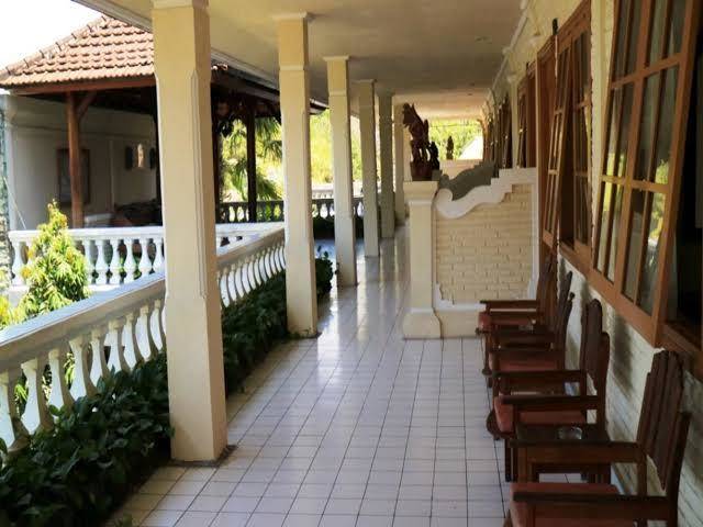Semawang beach hotel