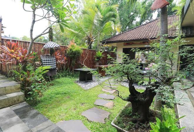 Legong dormitory backpacker ubud