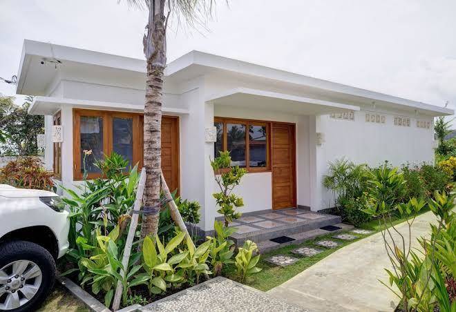 Wide sands beach retreat
