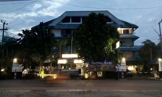 Hotel feri merak