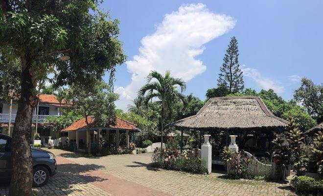 Kampoeng poci hotel & restaurant