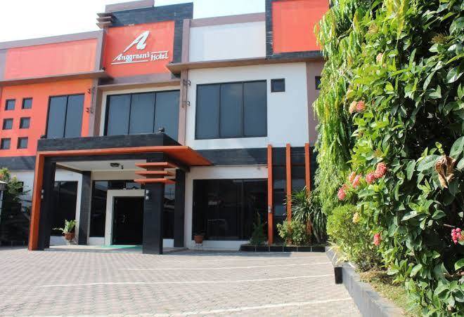 Anggraeni Hotel Ketanggungan Image