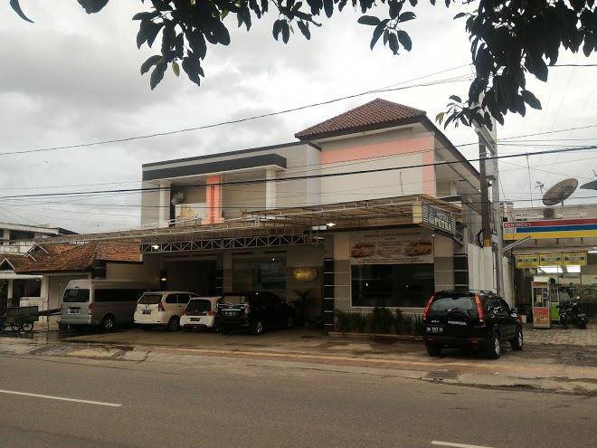 Hotel putra