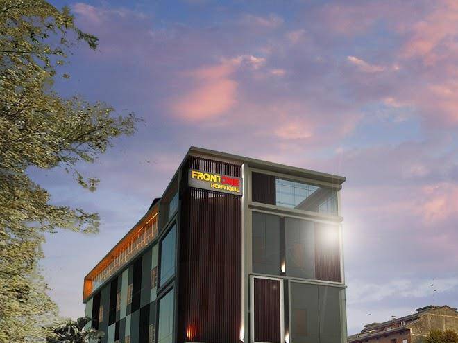 Front One Boutique Tugu Muda Image