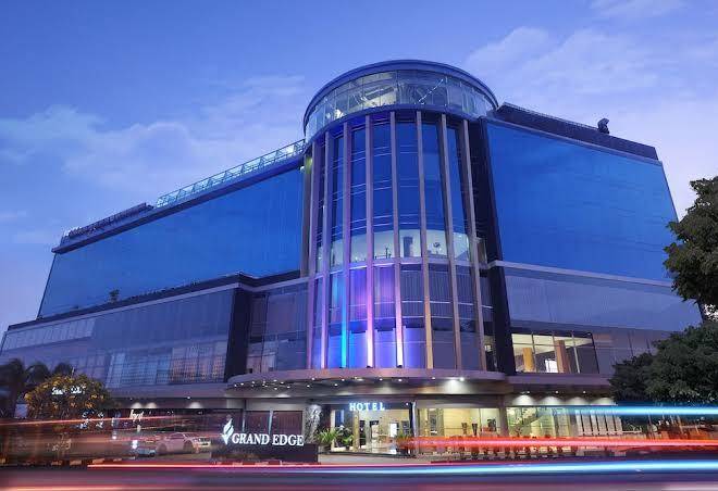 Grand edge hotel