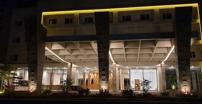 Pollos hotel & gallery