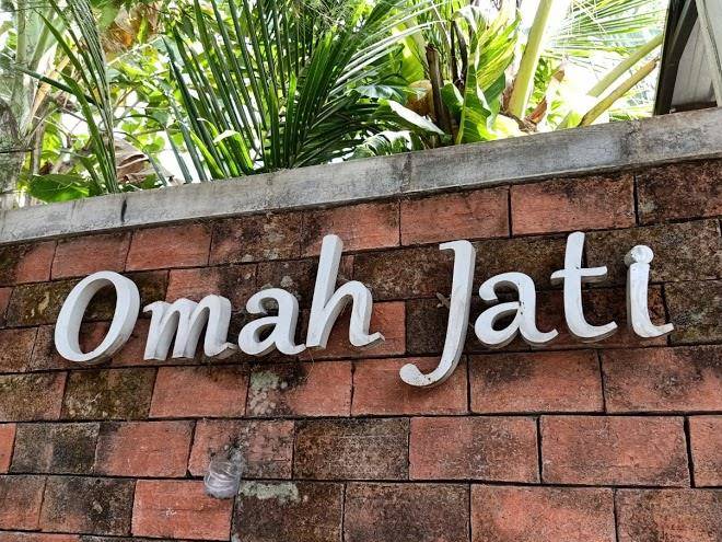 Omah jati kostel