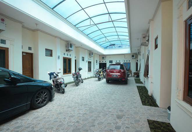 Airy eco unisri kalingga utara satu solo