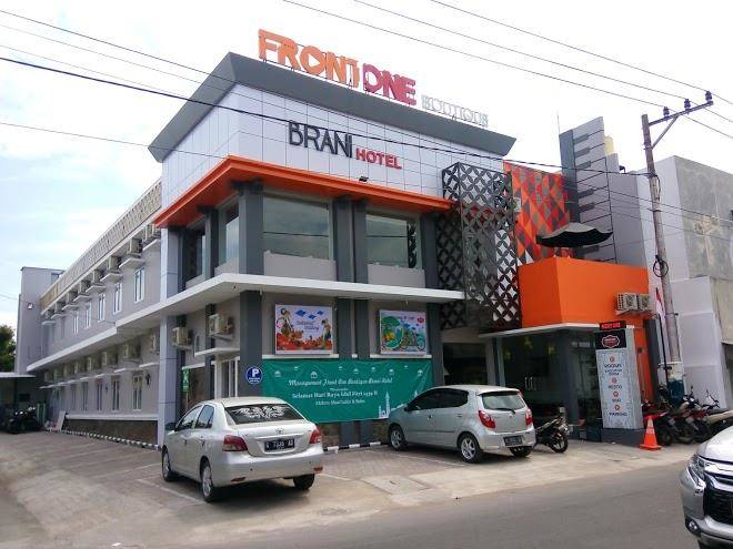 Front one boutique brani solo