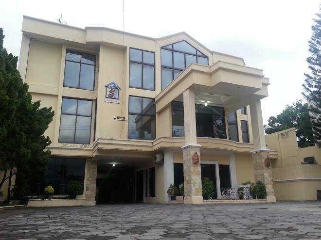 Hotel graha indah