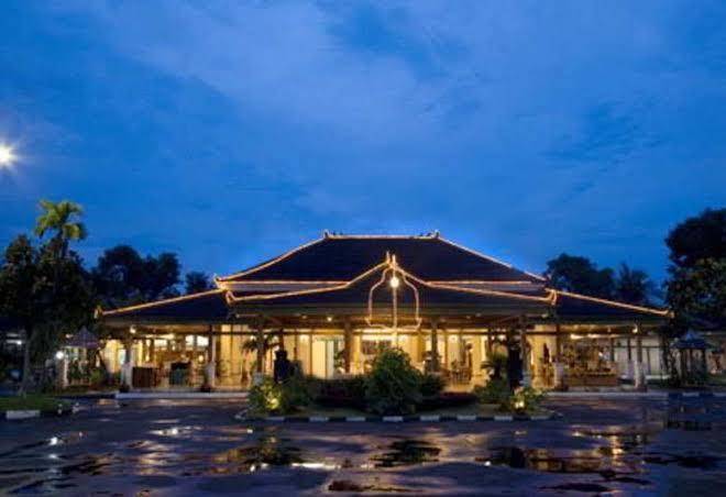 Kusuma sahid prince hotel
