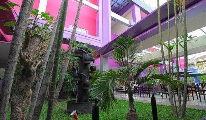 Twin star hotel
