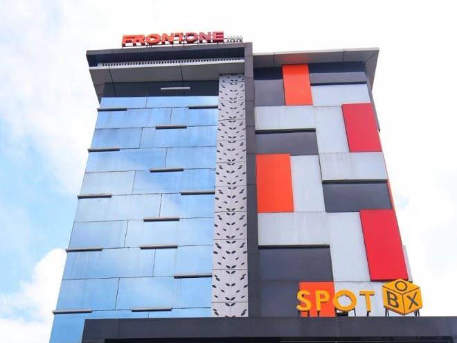 Front One Inn Kediri Image