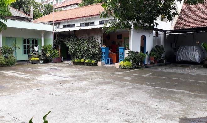 Hotel ris