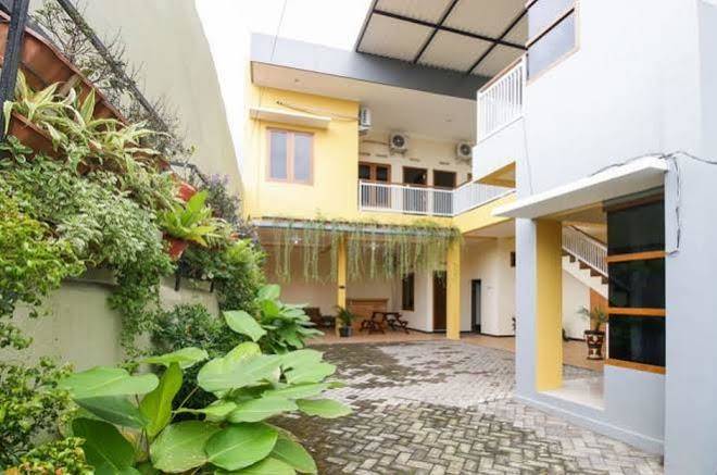 Reddoorz jalan kedawung