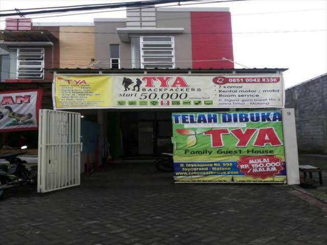 Tya backpackers