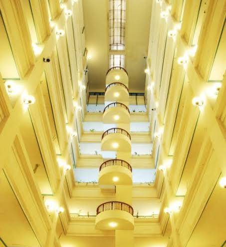 Hotel satelit