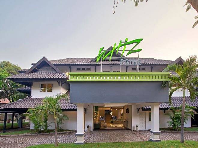 Whiz prime hotel darmo harapan