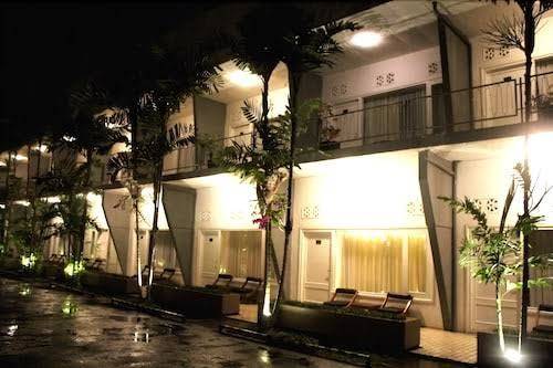 Tanjung plaza hotel