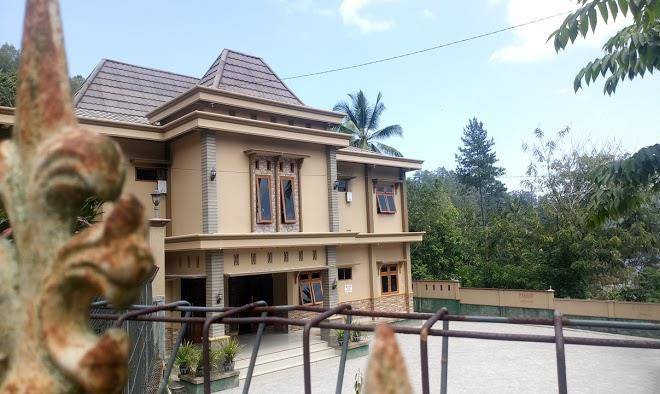 Penginapan ngebel indah