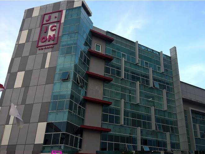 J icon hip hotel
