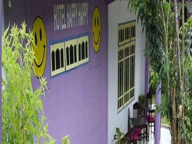 Hotel happy happy
