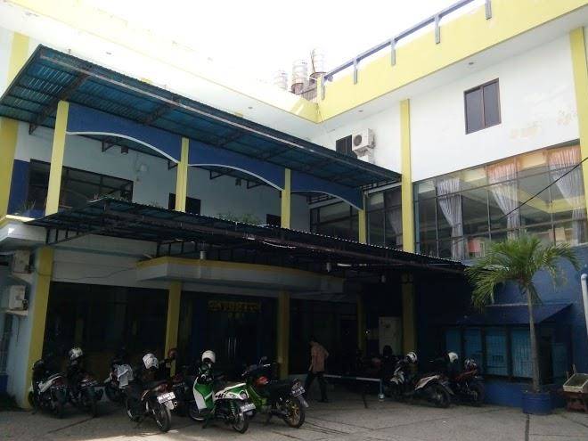 Paradise hotel