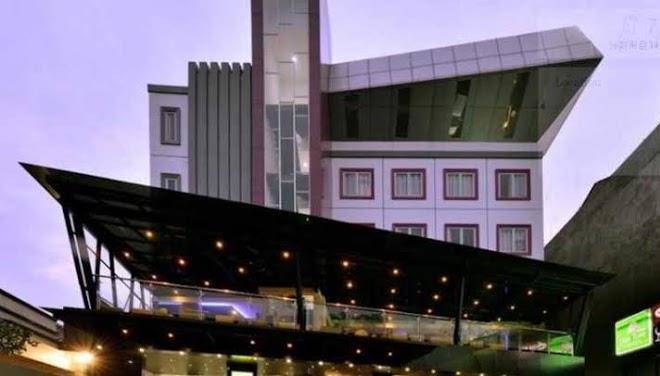 Oak tree hotel jakarta