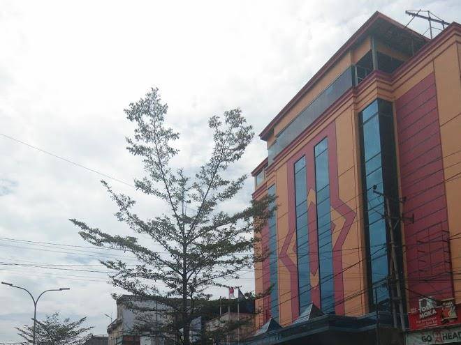 Grand Hotel Jambi Image