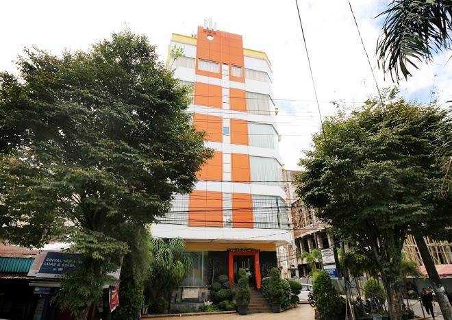 Airy bahu wolter monginsidi 124 manado