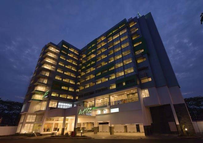 Whiz prime hotel megamas manado
