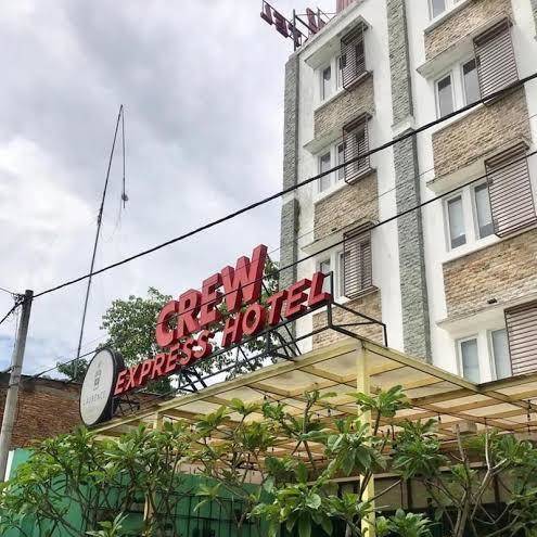 Crew express hotel