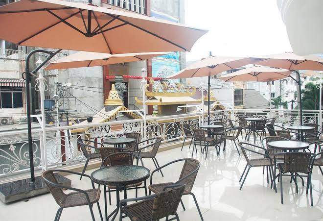 Gandhi inn