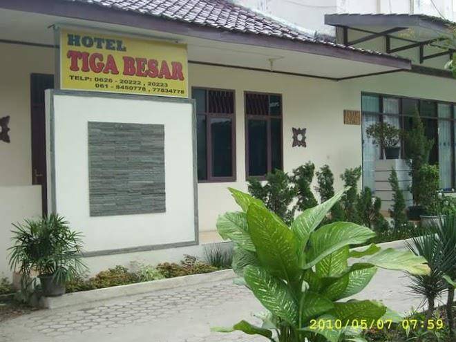 Hotel tiga besar