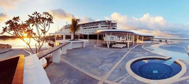 Doulos phos the ship hotel