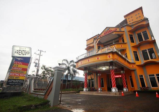 Friendship hotel & karaoke