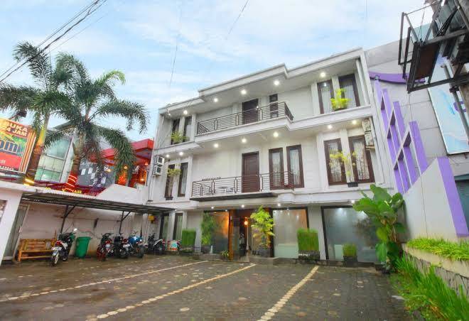 Airy lengkong buah batu 152 bandung
