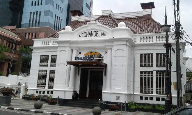 Golden flower hotel