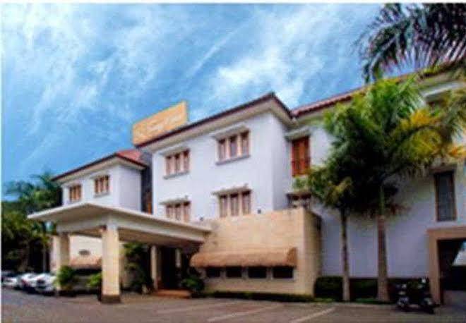 New Sany Rosa Hotel Image